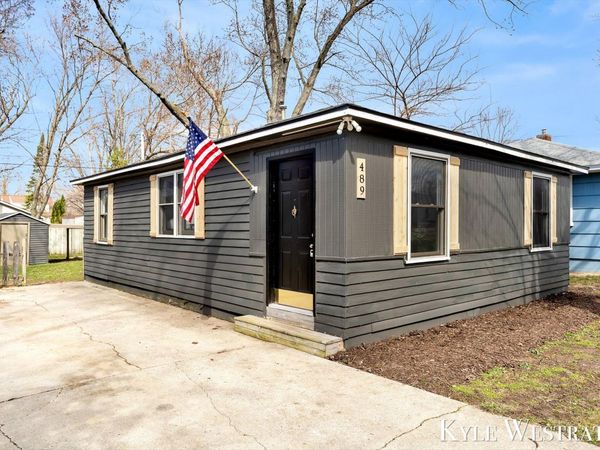 489 W 23rd Street, Holland, MI 49423