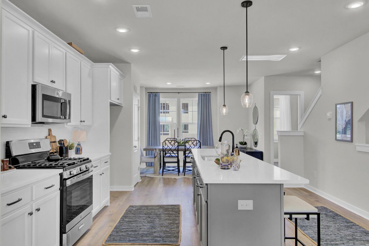 469 Caledon Court Photo 13