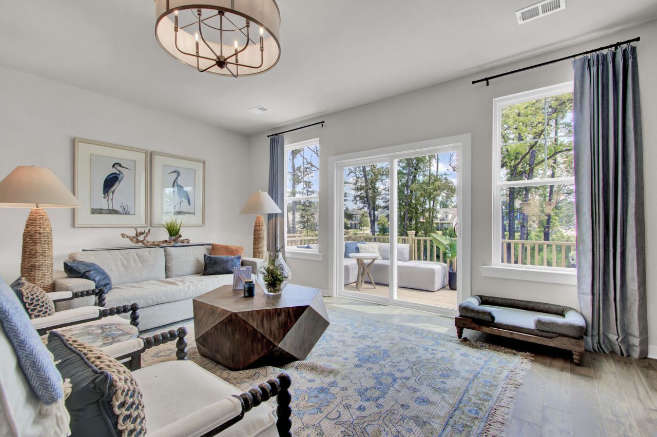 469 Caledon Court Photo 22