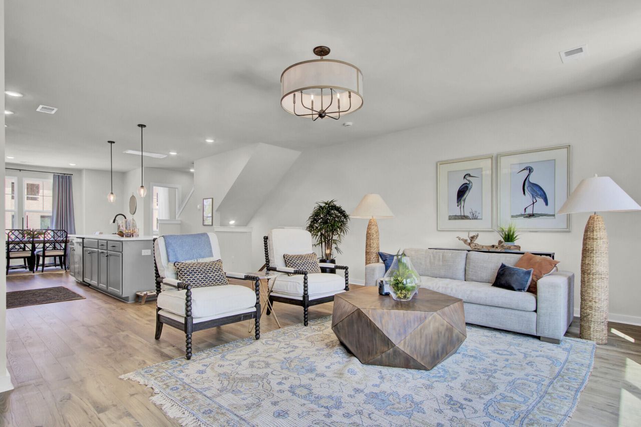 469 Caledon Court Photo 23