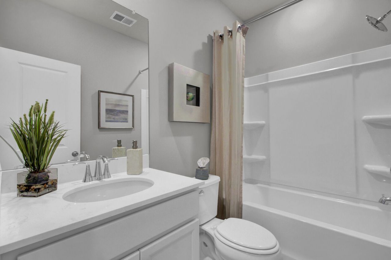 469 Caledon Court Photo 35