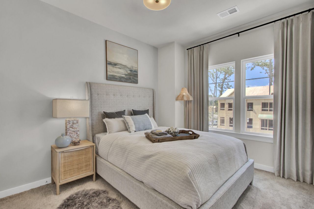 469 Caledon Court Photo 37