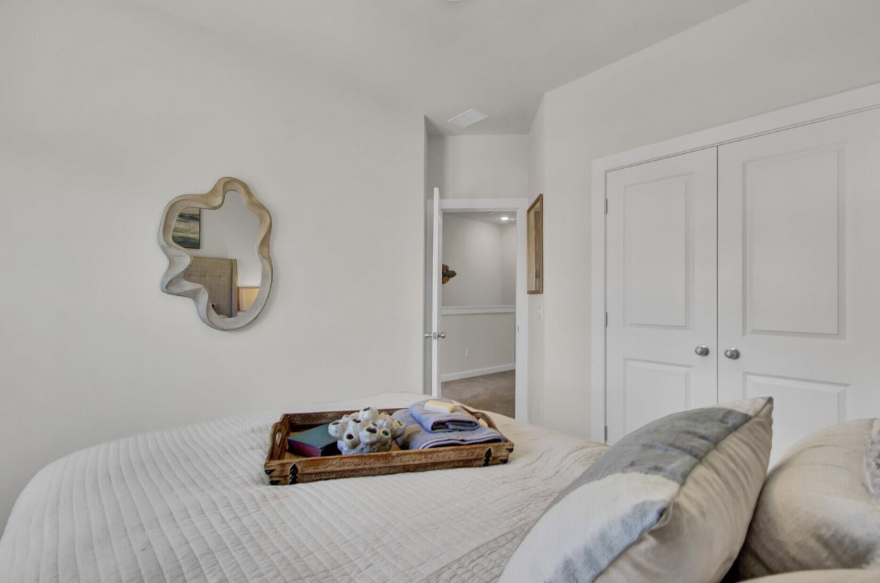 469 Caledon Court Photo 38