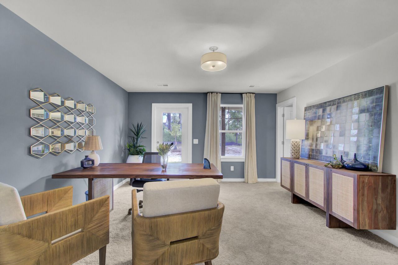 469 Caledon Court Photo 6