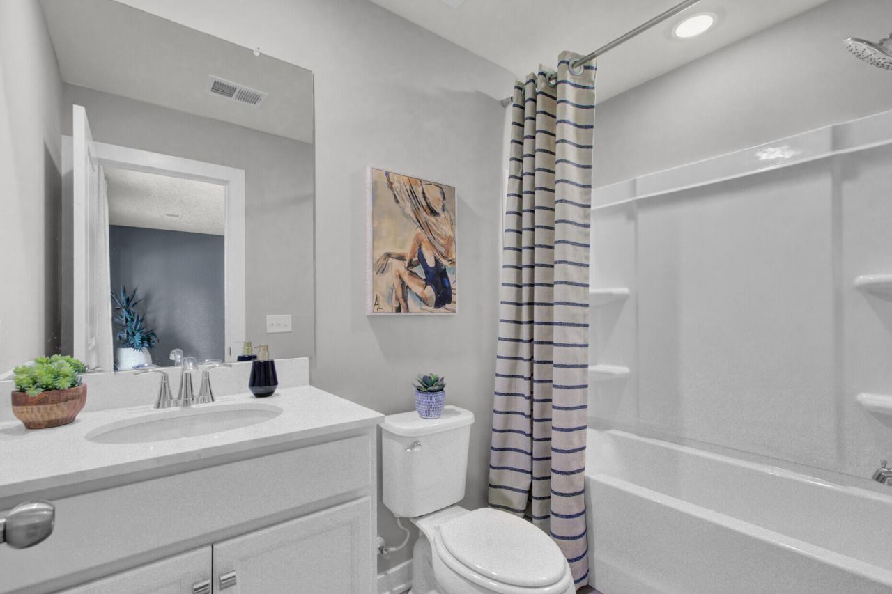 469 Caledon Court Photo 9