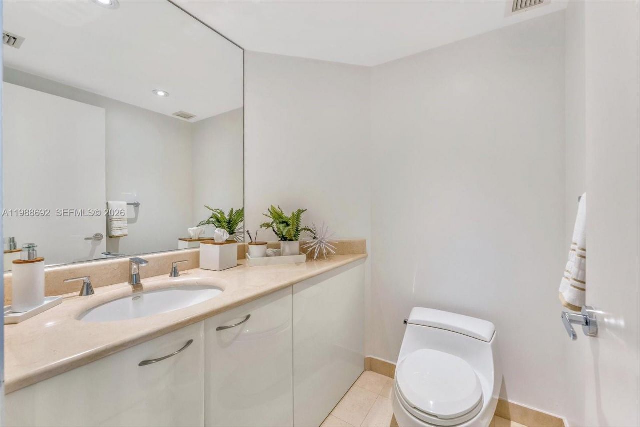 19955 NE 38th Ct , Unit 2202, Aventura, FL 33180 Photo