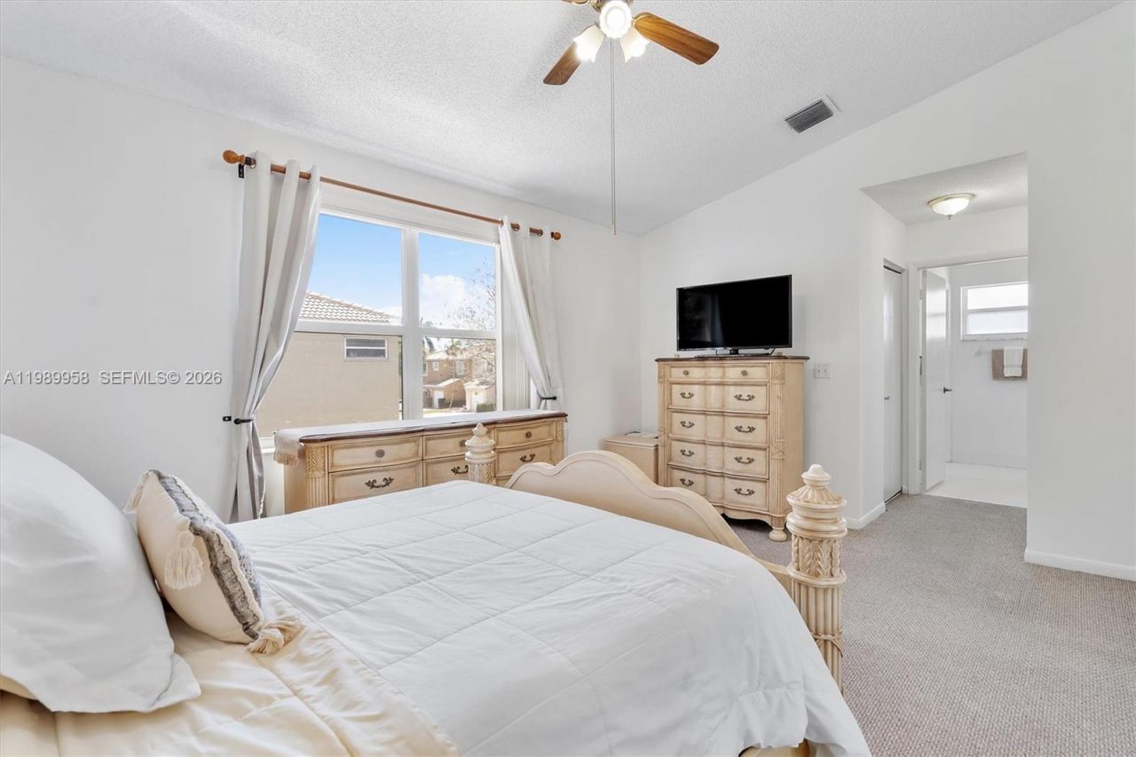 15462 NW 14th Ct, Pembroke Pines, FL 33028 Photo