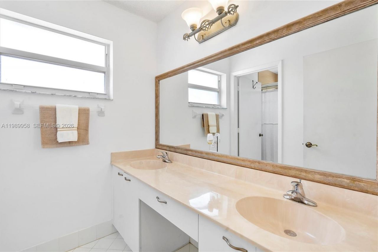 15462 NW 14th Ct, Pembroke Pines, FL 33028 Photo