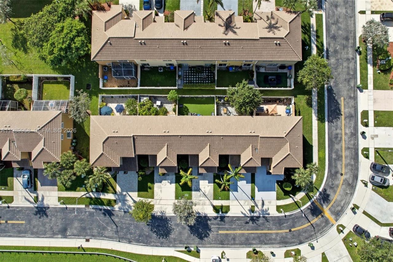 15462 NW 14th Ct, Pembroke Pines, FL 33028 Photo