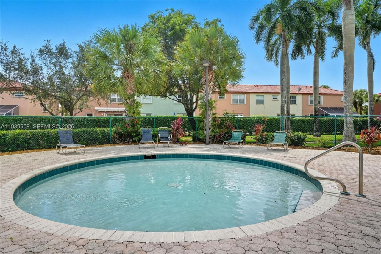 15462 NW 14th Ct, Pembroke Pines, FL 33028 Photo