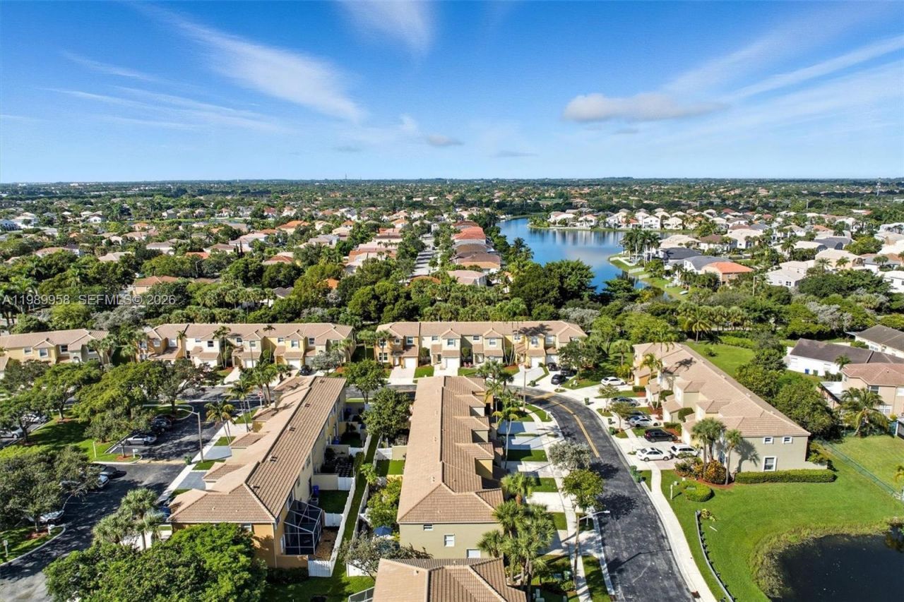 15462 NW 14th Ct, Pembroke Pines, FL 33028 Photo