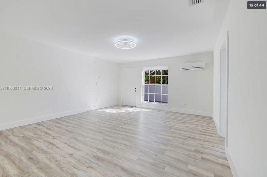 865 W 72nd Pl , Hialeah, FL 33014 Photo