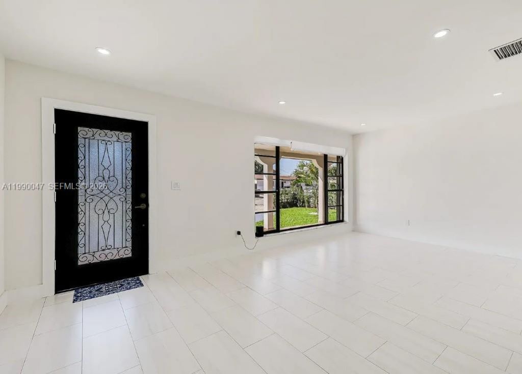 865 W 72nd Pl , Hialeah, FL 33014 Photo