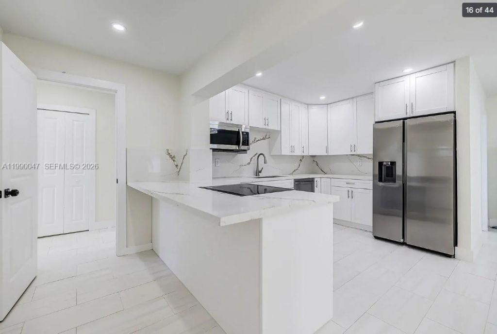 865 W 72nd Pl , Hialeah, FL 33014 Photo