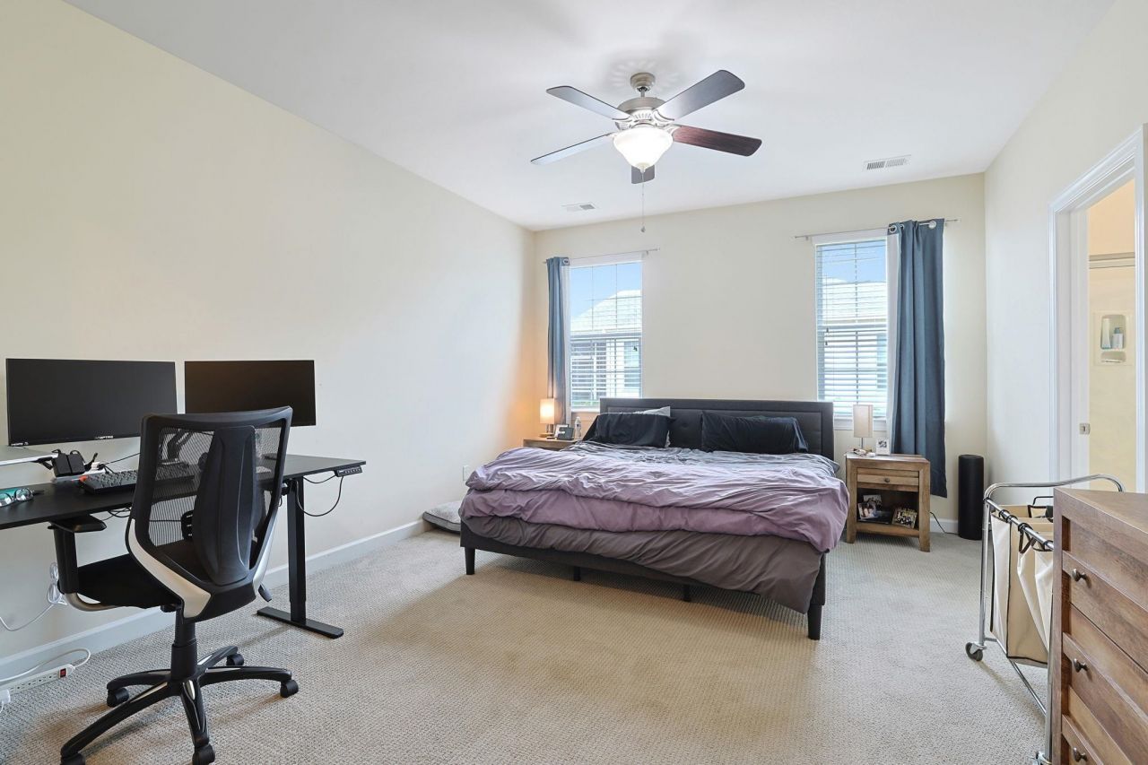 1871-c High St.  Photo 12