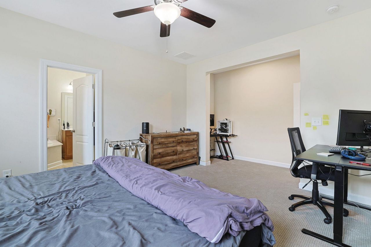 1871-c High St.  Photo 14