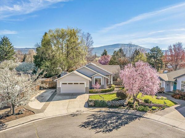 3524 Shawna Drive, Medford, OR 97504