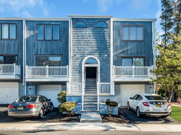 4 Black Pine Lane, Brielle, NJ 08730