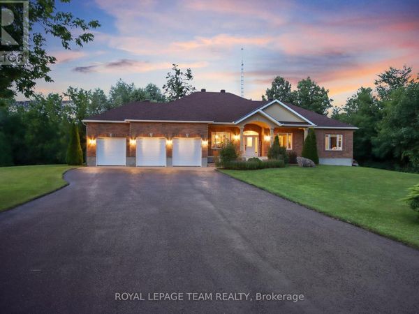 2539 KEARNS Way, Ottawa, ON K4P1R9