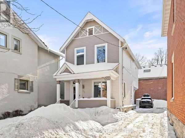 92 Third Avenue , Ottawa, ON K1S2J8