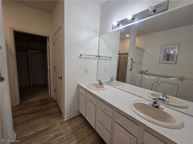 9910 Country Club Circle, Twinsburg, OH 44087 Photo 10