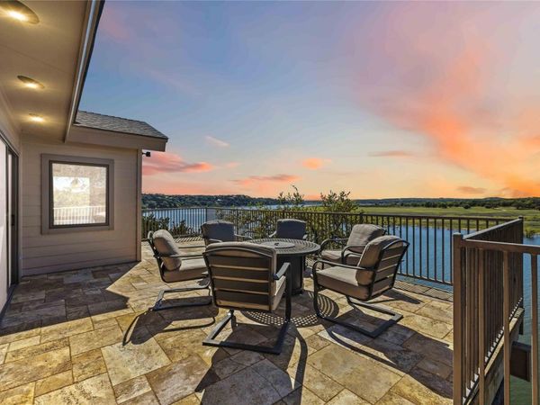 512 Harbor DR, Unit 7, Spicewood, TX 78669