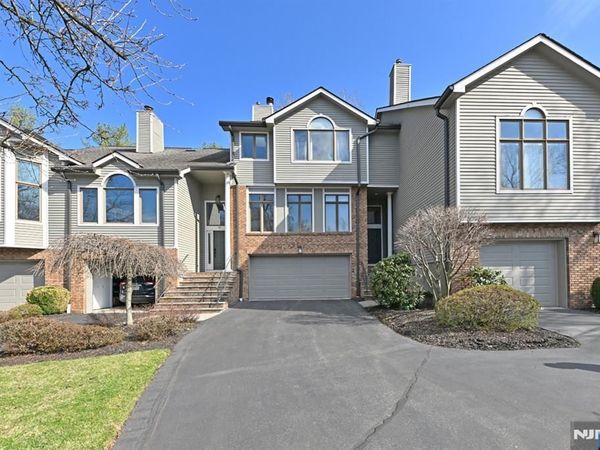 64 Lakeview Drive, OLD TAPPAN, NJ 07675