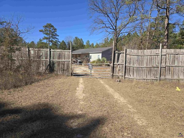 253 Pottery Road, Lizella, GA 31052