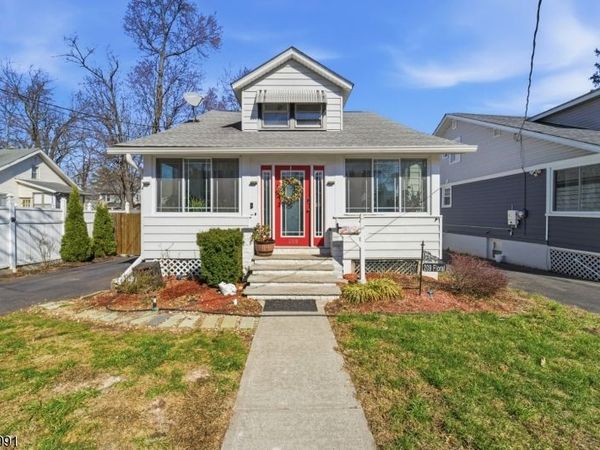209 Floral St, Roselle, NJ 07203