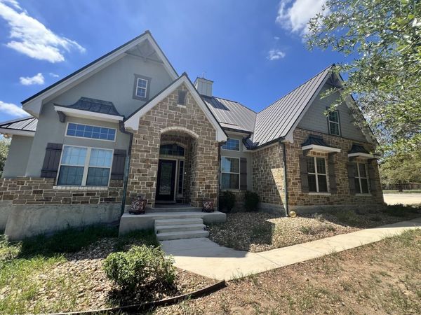 166 Big Oak, Adkins, TX 78101