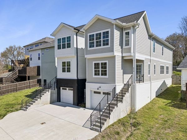 2210 18th Ave N, Nashville, TN 37208