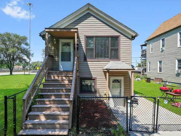 142 W Swann Street , Chicago, IL 60609