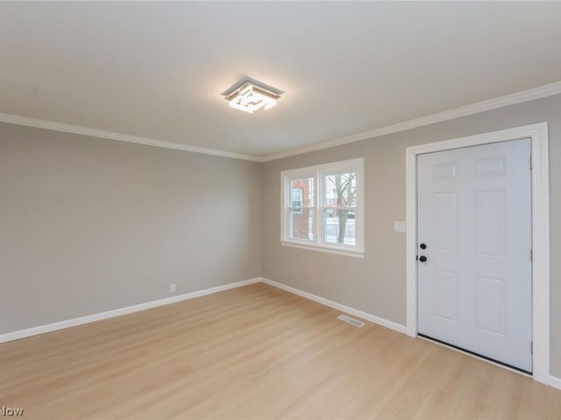 6227 Ridge Road, Parma, OH 44129 Photo 10