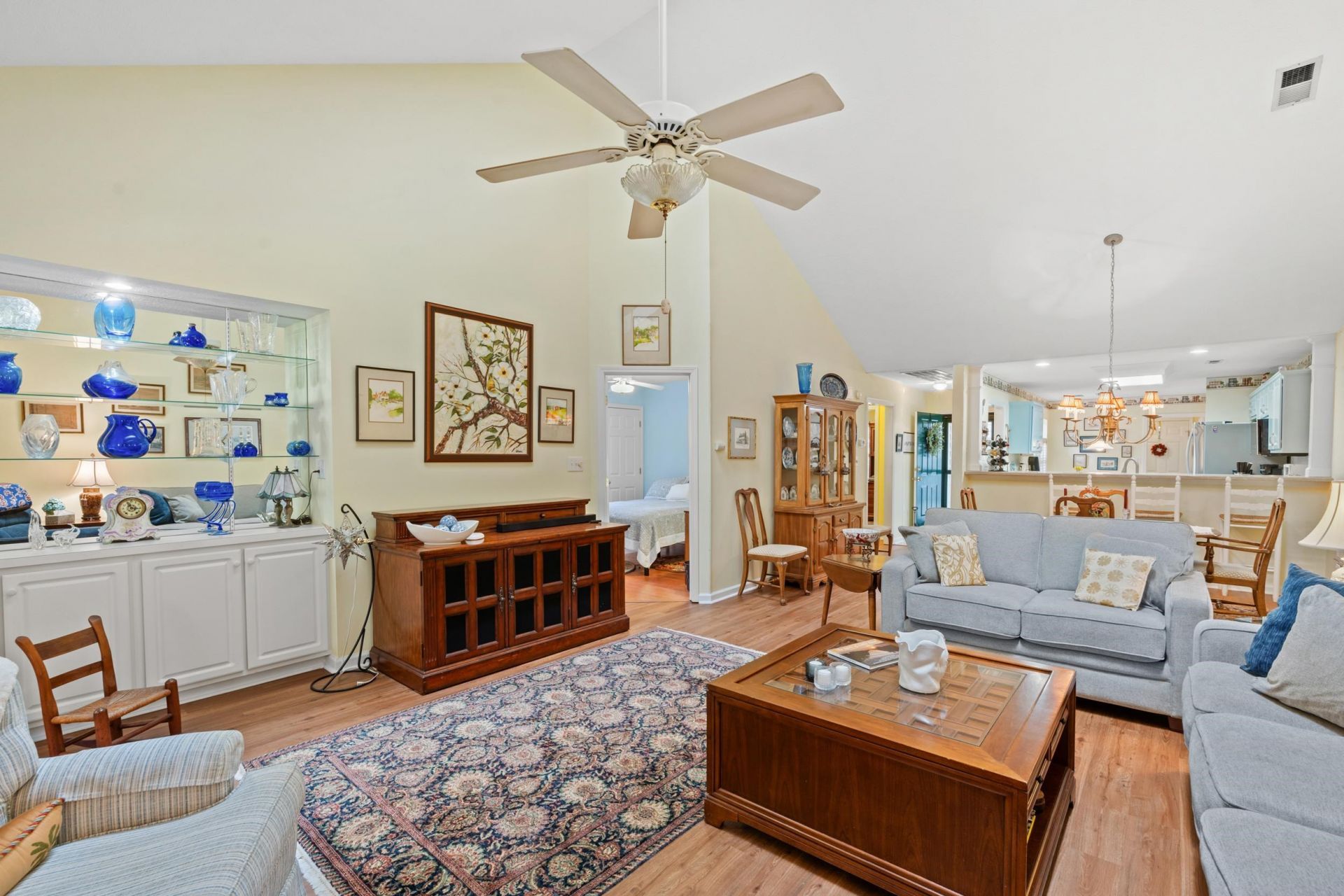 4550 Eastport Blvd. Photo 15