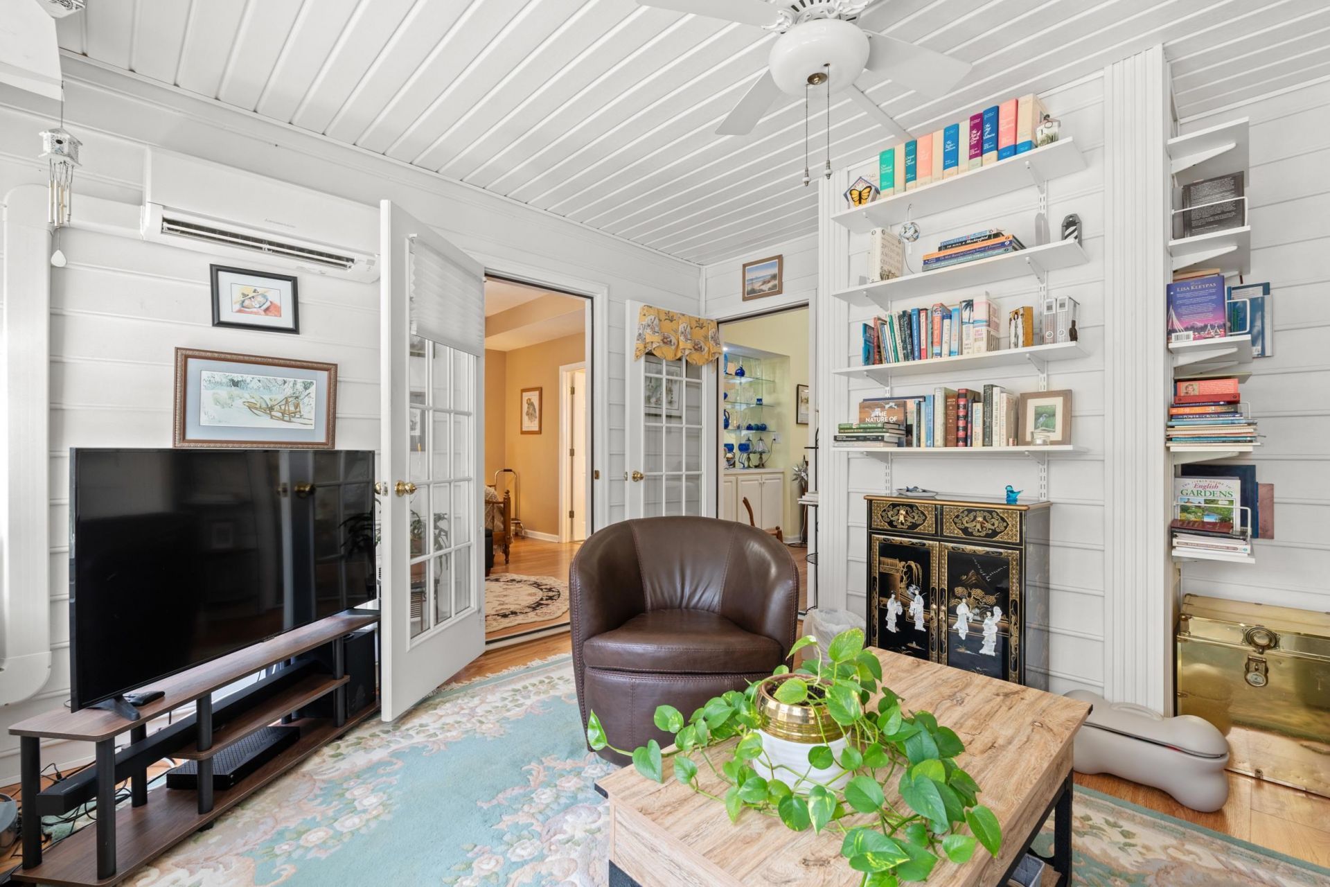 4550 Eastport Blvd. Photo 17