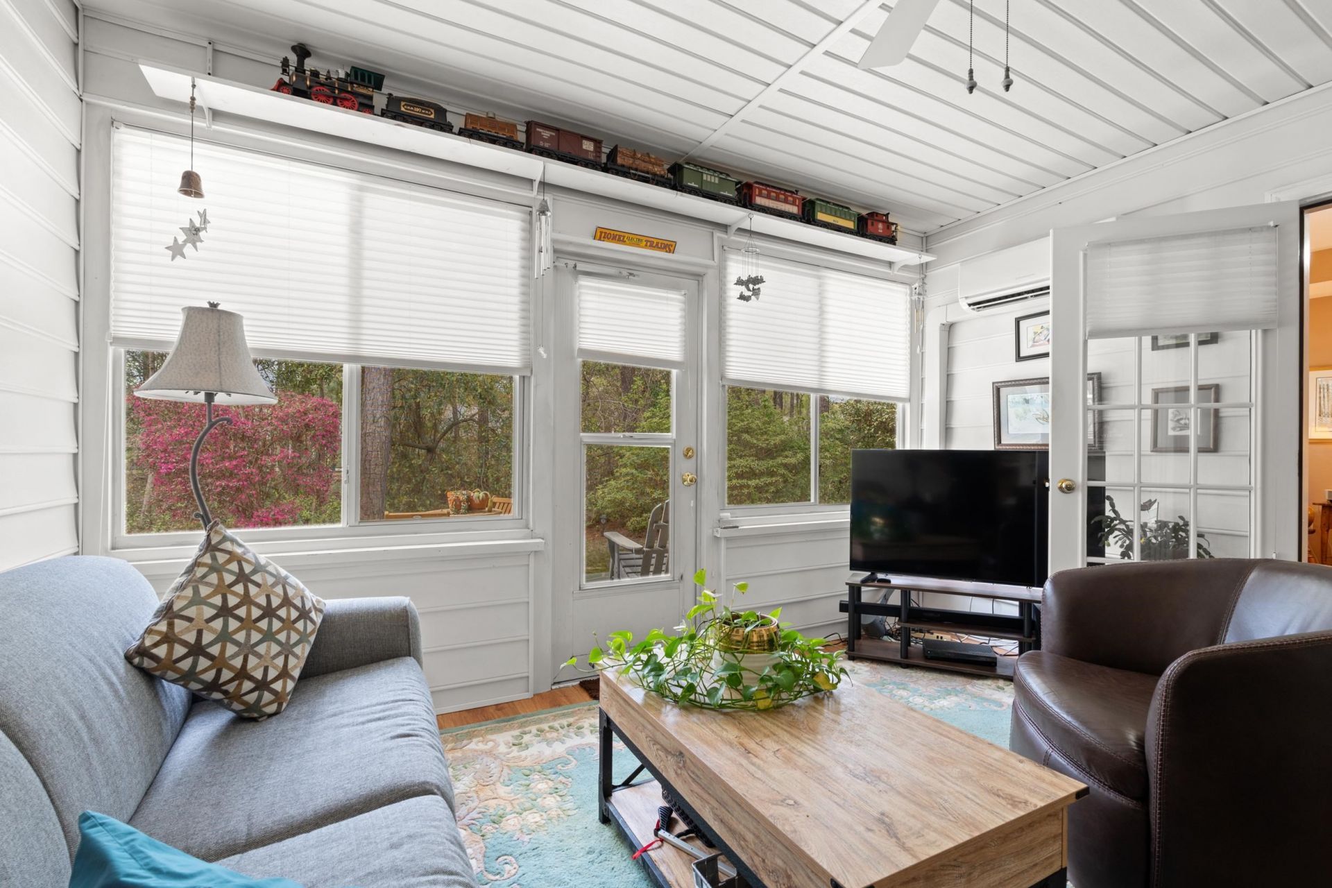 4550 Eastport Blvd. Photo 18