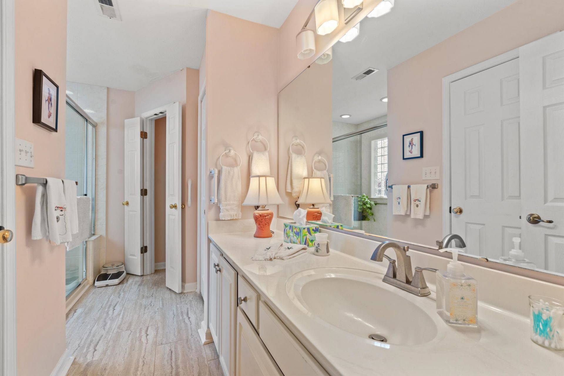 4550 Eastport Blvd. Photo 22