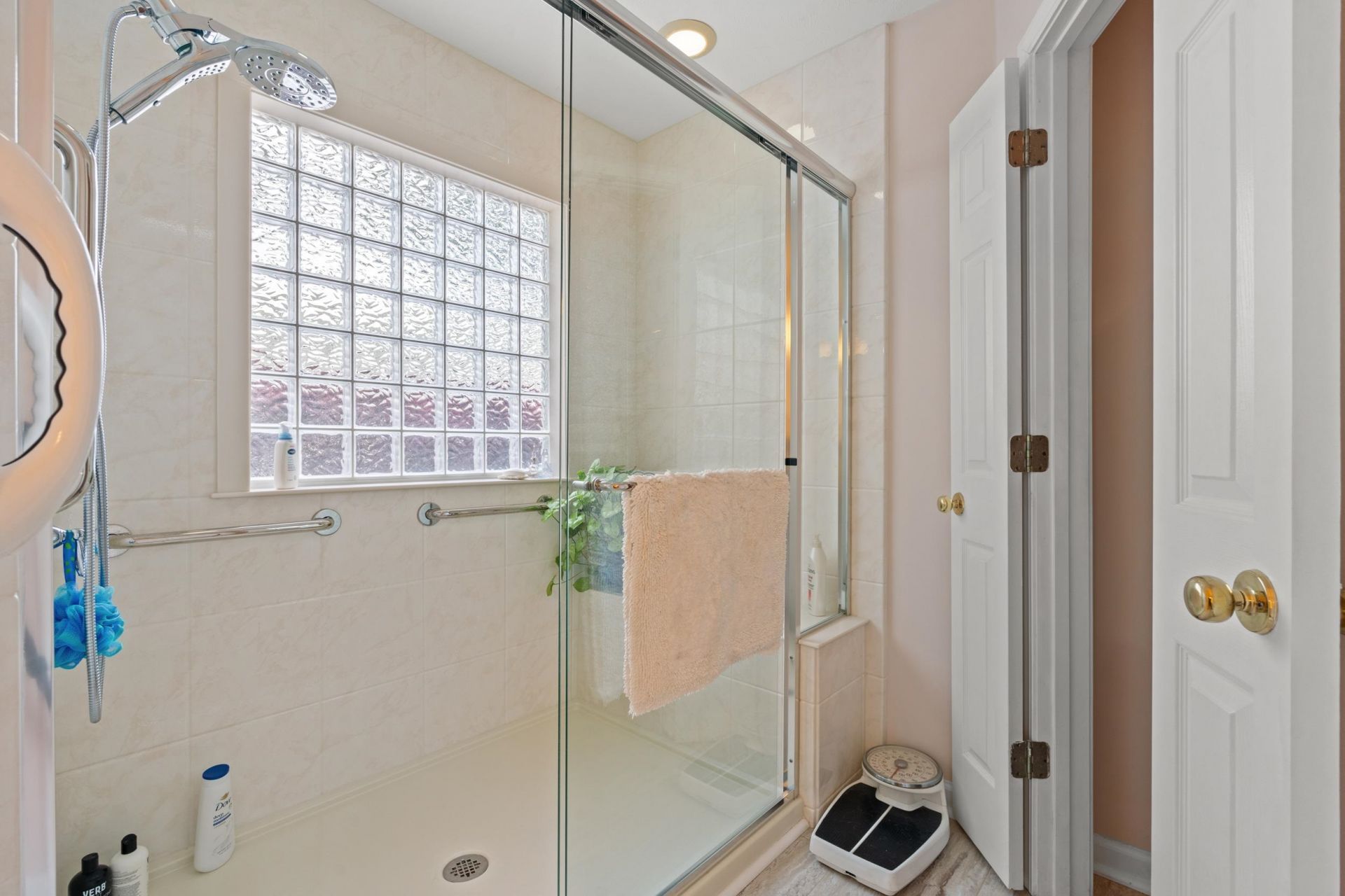 4550 Eastport Blvd. Photo 22