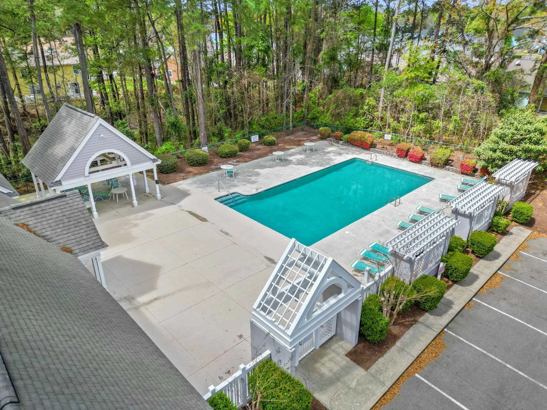 4550 Eastport Blvd. Photo 41