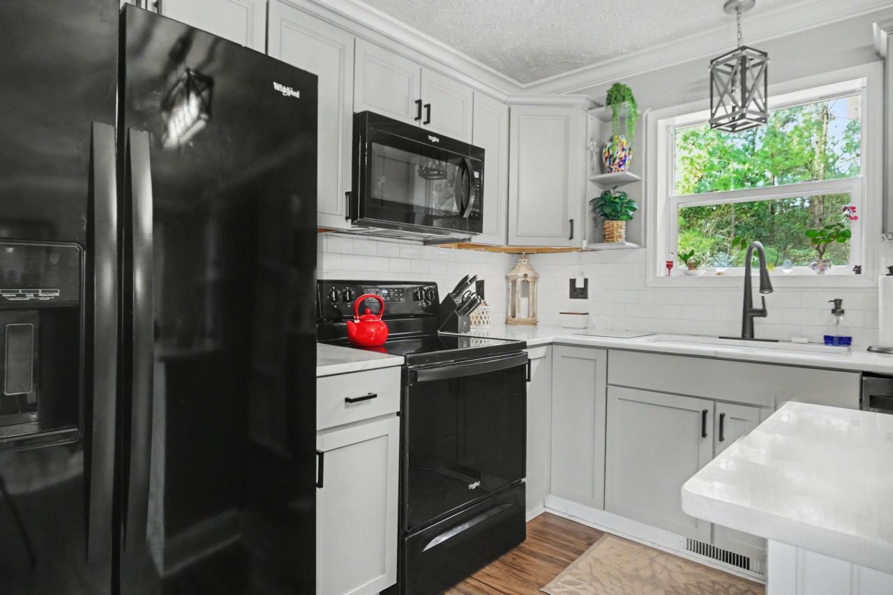 1200 Weldon Ln. Photo 13