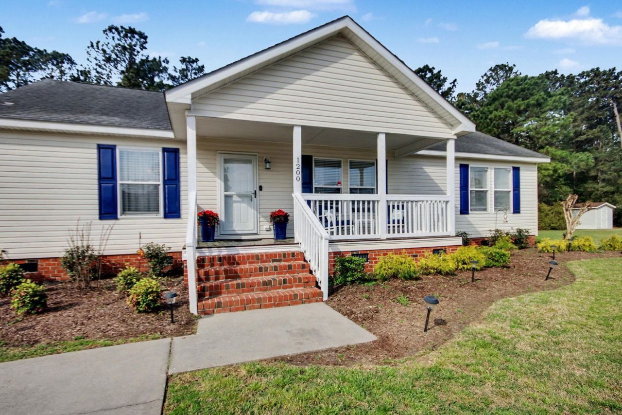 1200 Weldon Ln. Photo 2