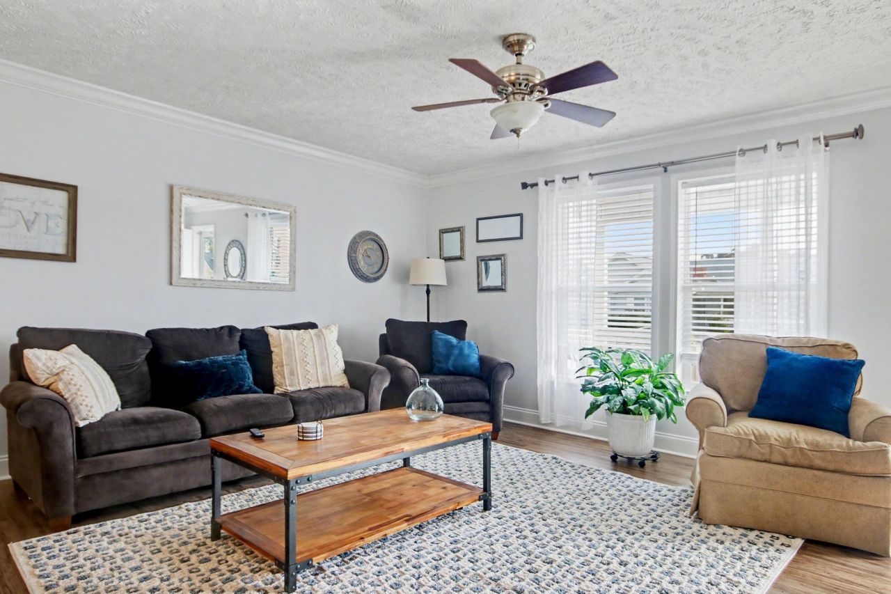 1200 Weldon Ln. Photo 7