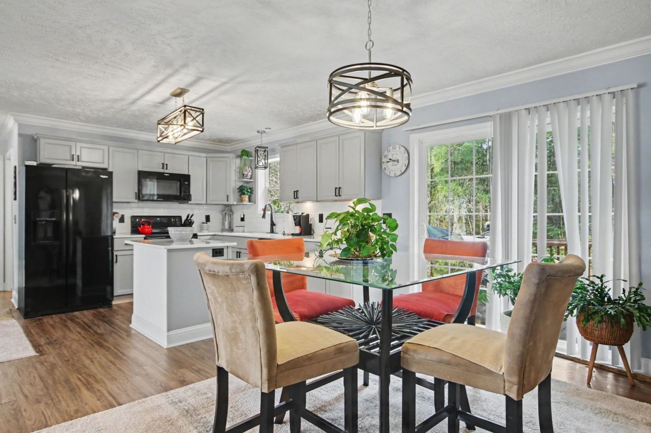 1200 Weldon Ln. Photo 9