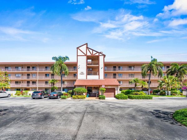 7301 Amberly Lane, Unit 304, Delray Beach, FL 33446