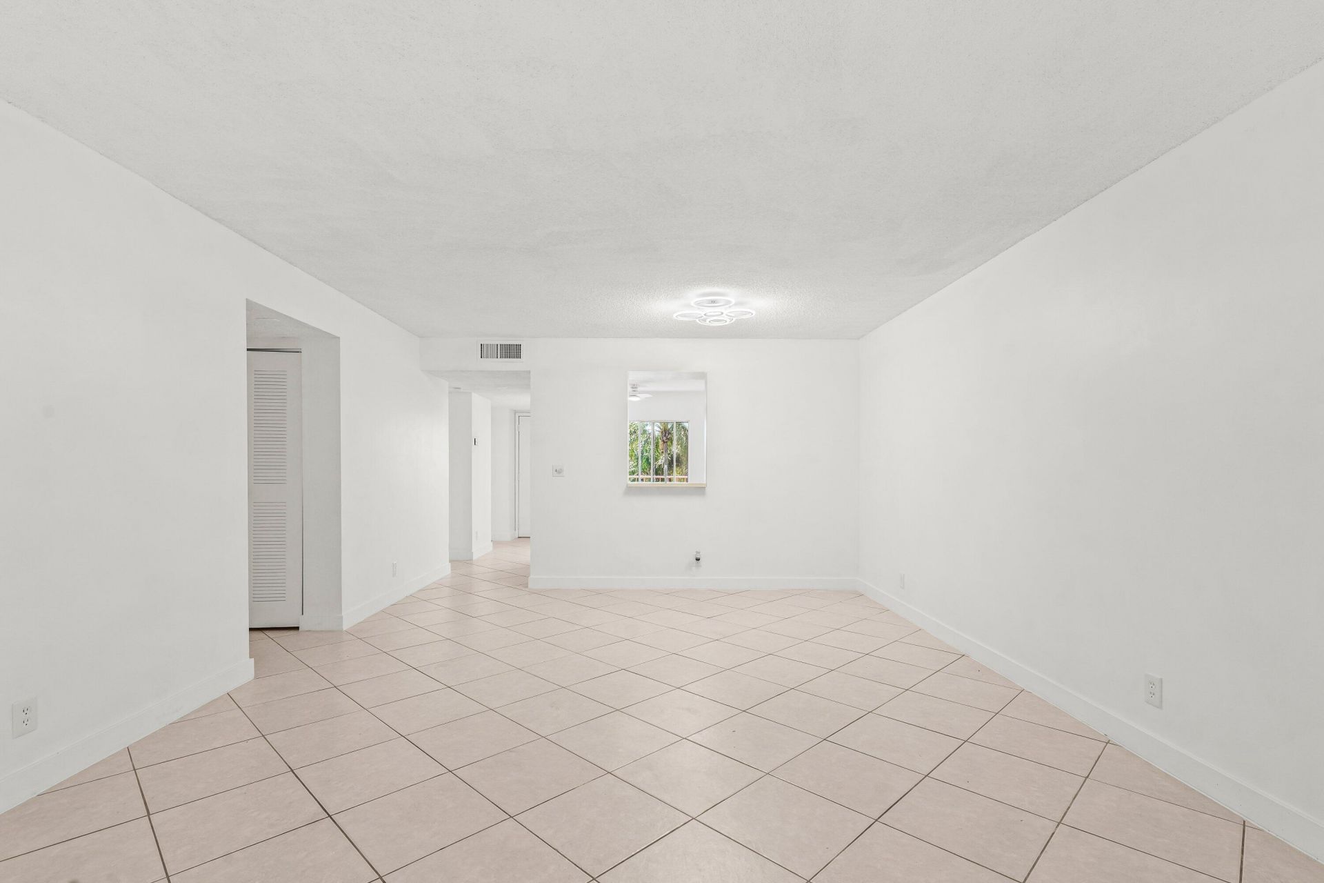 7301 Amberly Lane, Unit 304, Delray Beach, FL 33446 Photo