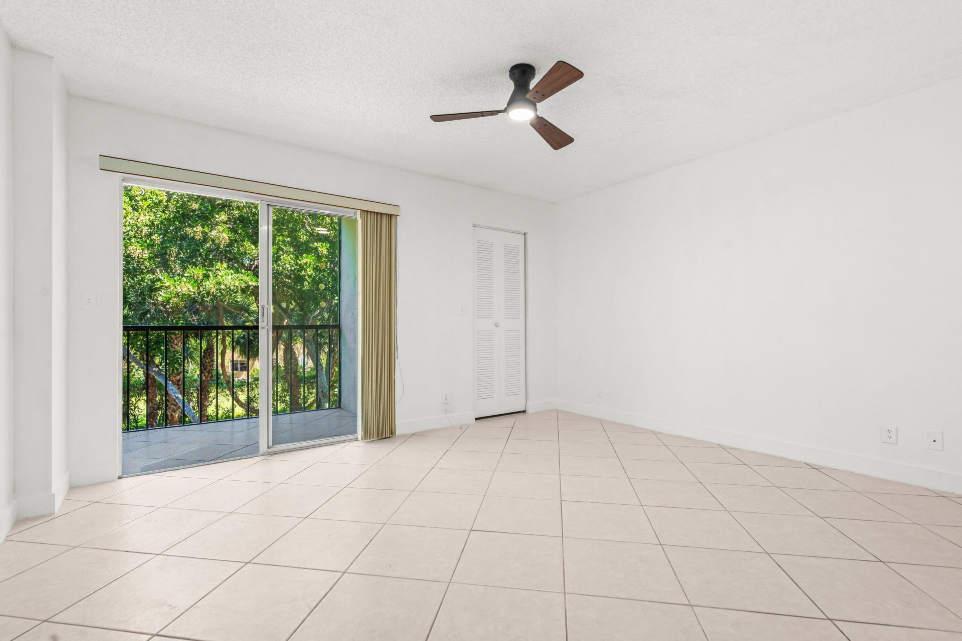 7301 Amberly Lane, Unit 304, Delray Beach, FL 33446 Photo