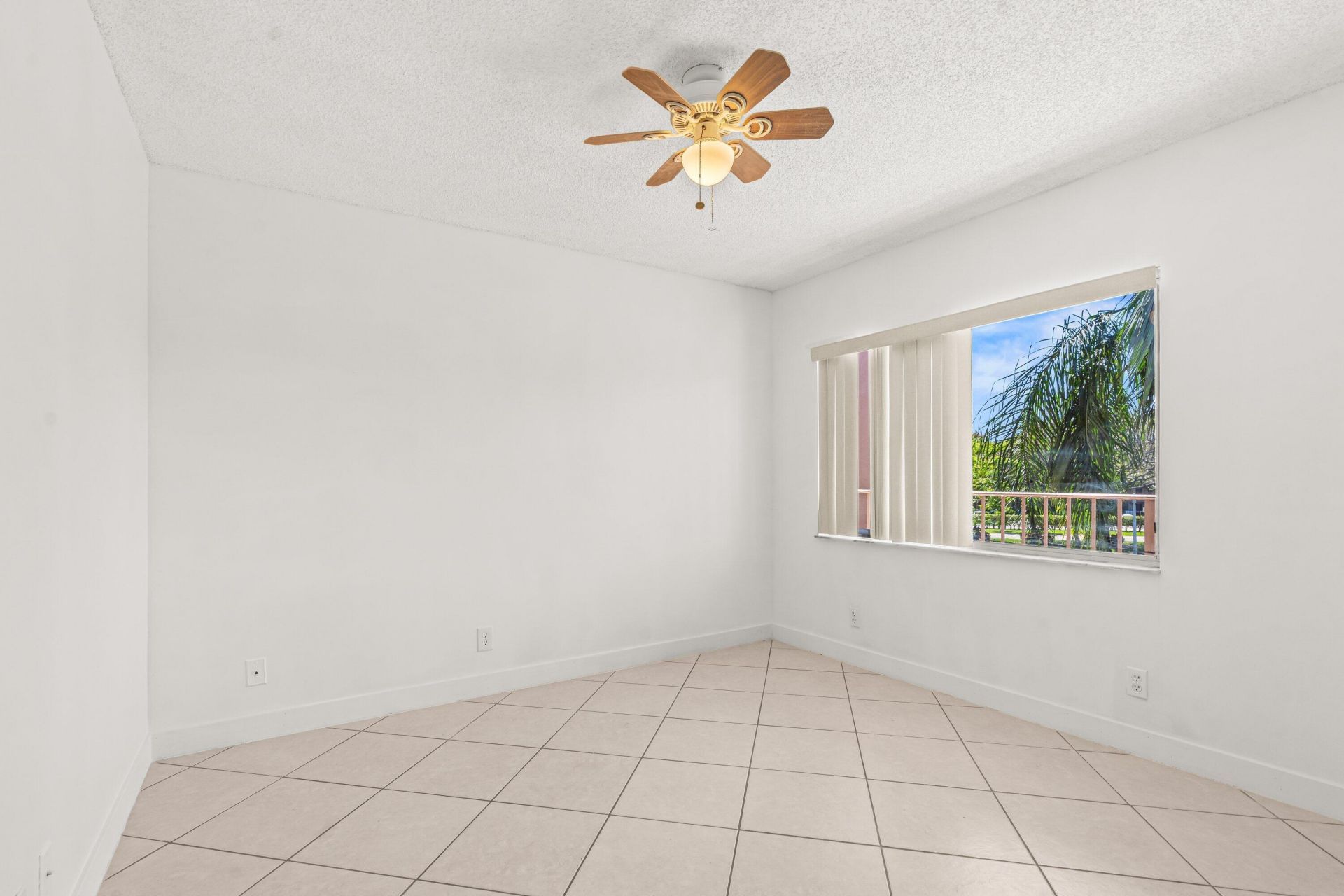 7301 Amberly Lane, Unit 304, Delray Beach, FL 33446 Photo