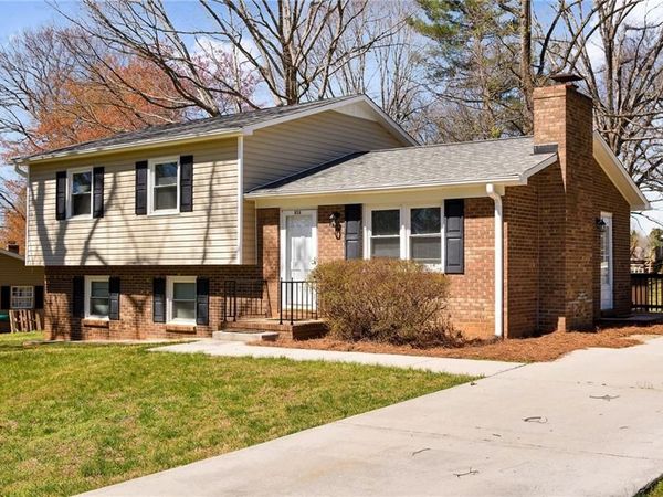 302 Mountainbrook Drive, King, NC 27021