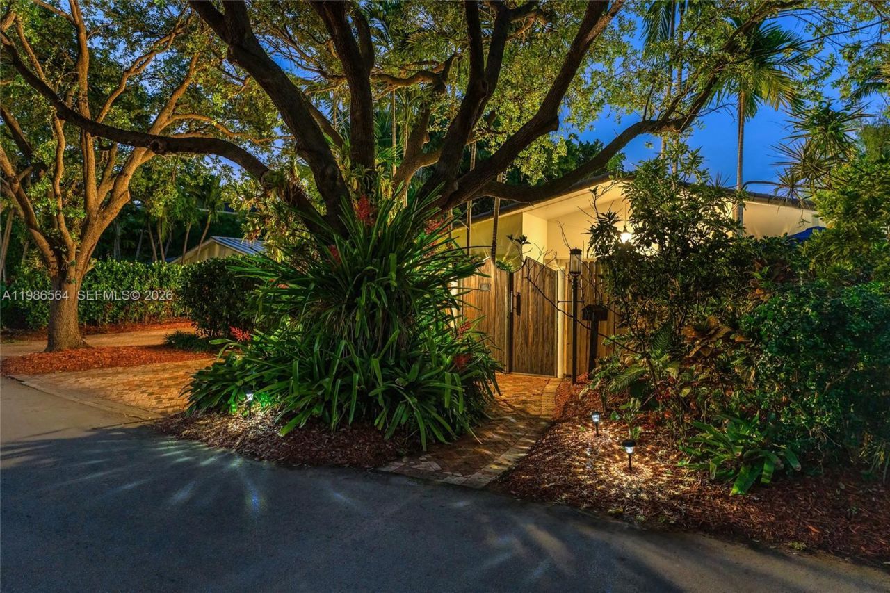 269 Cranwood Dr , Key Biscayne, FL 33149 Photo