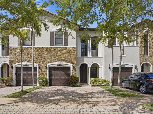 10319 NW 30th Ter , Doral, FL 33172